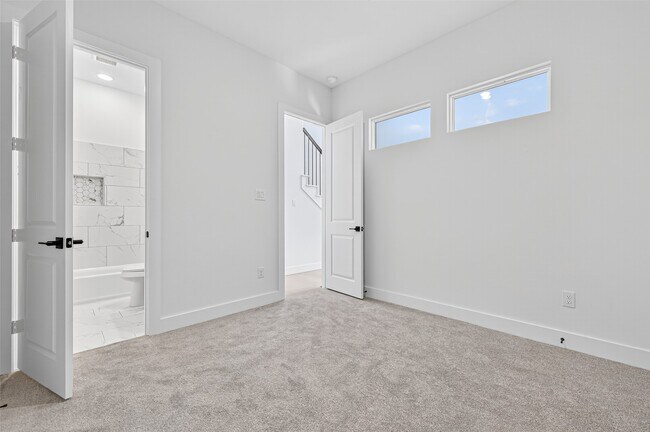Building Photo - 4330 Avron Dr