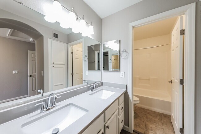 Building Photo - 4907 W Marco Polo Rd