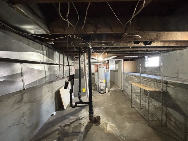 Building Photo - 361-361 Williams Ave S