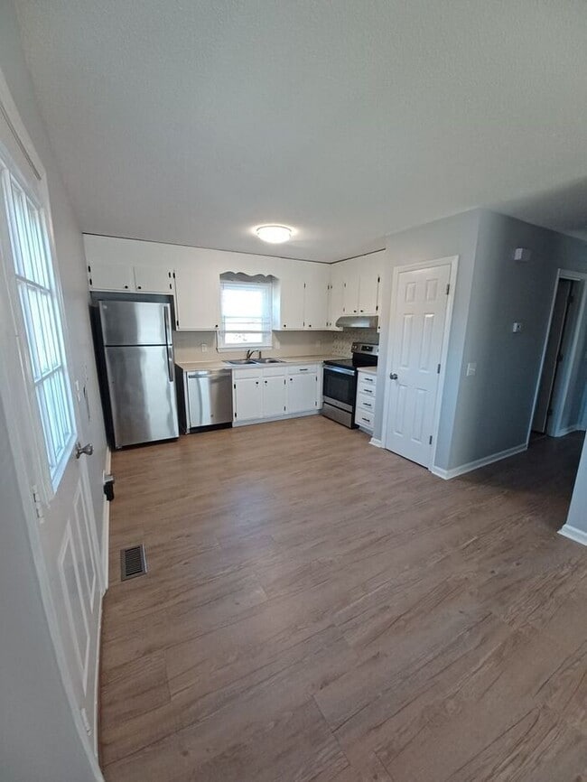 Building Photo - 2BD/2BA Duplex In Conover