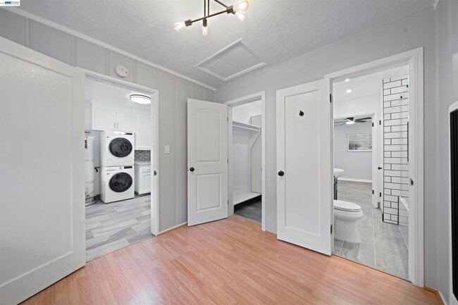 Building Photo - 22123 Main St