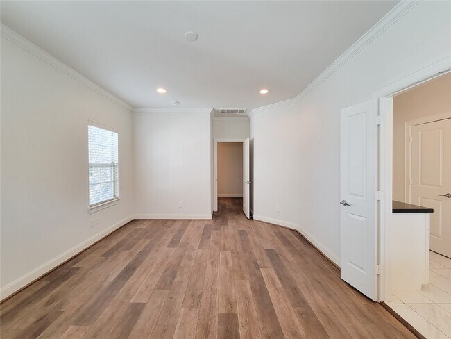 Building Photo - 12 Hermann Park Ct