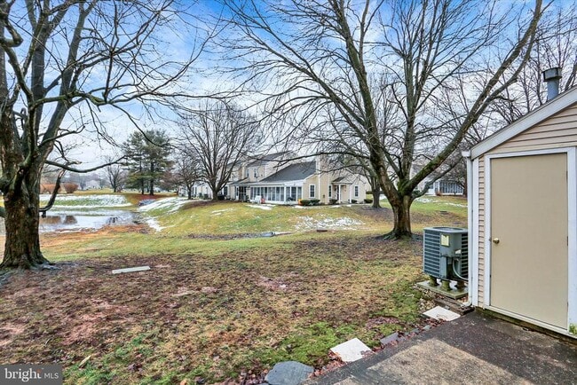 Building Photo - 903 Cambridge Ct