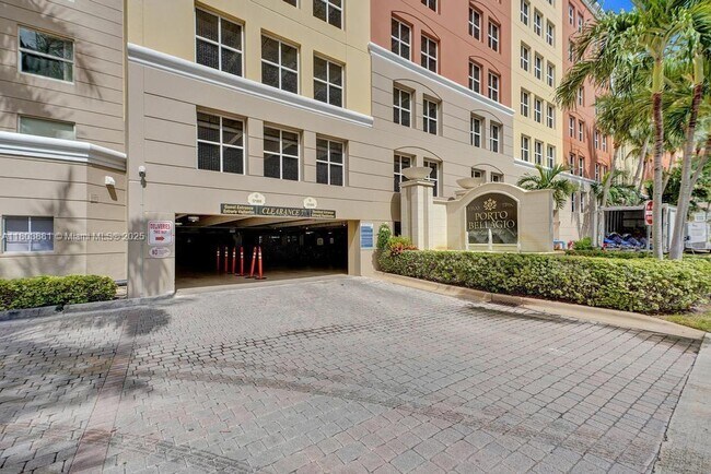 Building Photo - 17100 N Bay Rd