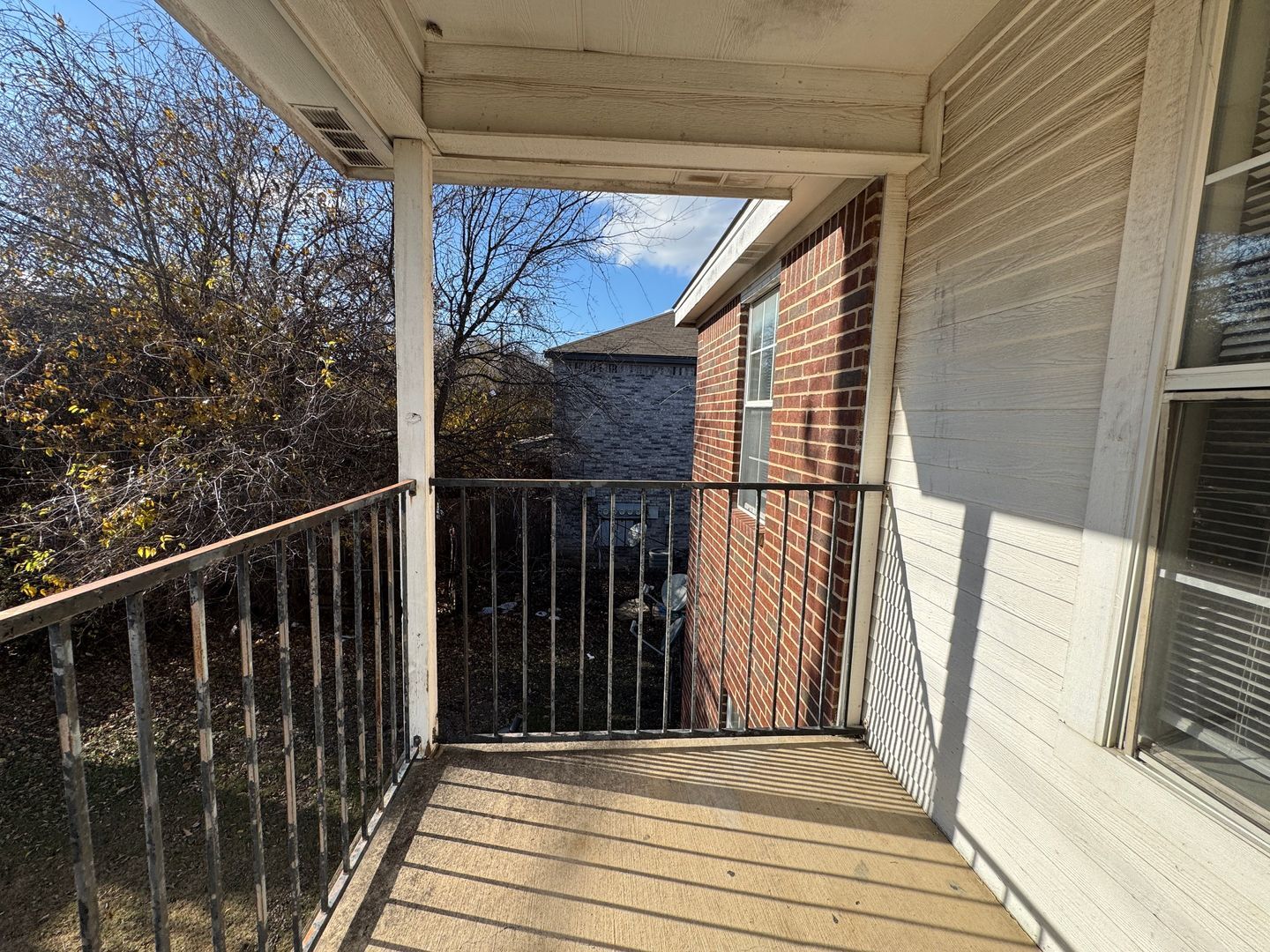 Building Photo - 3400 Cantabrian Dr