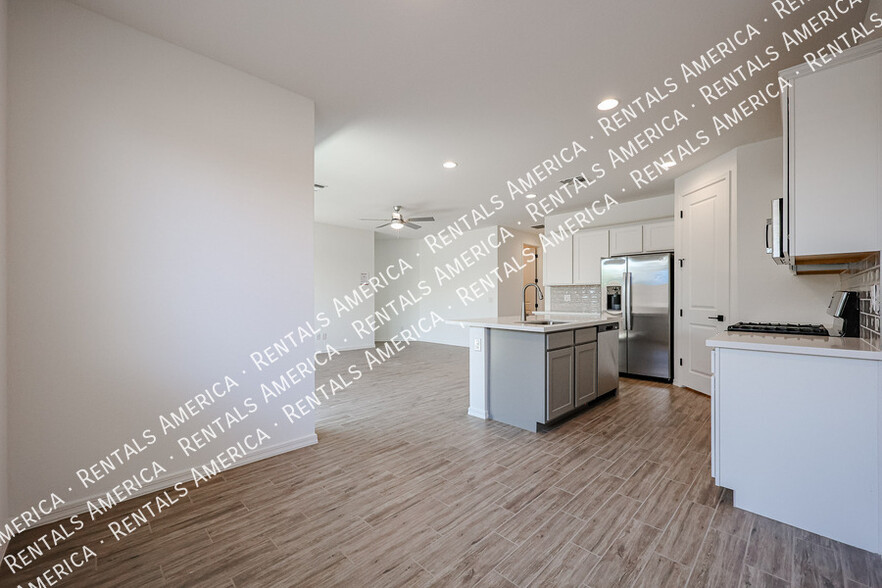 Building Photo - 4841 S Carver
