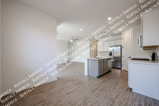 Building Photo - 4841 S Carver-
