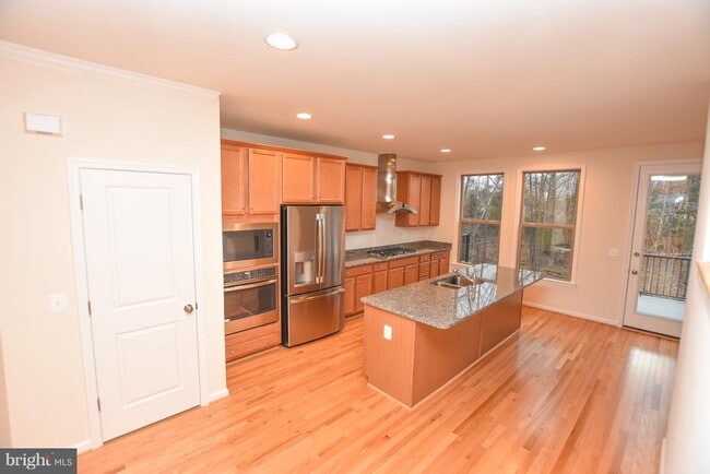 Building Photo - 42452 Dogwood Glen Square