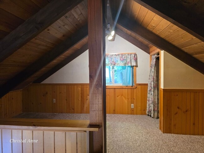Building Photo - Waterfront 1 bedroom with a loft