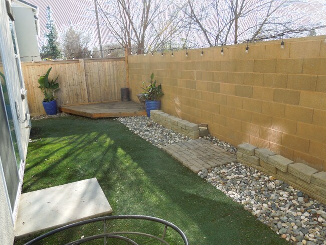 Building Photo - 8785 Sheldon Terrace Ln