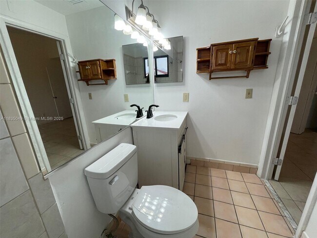 Building Photo - 1107 San Remo Cir