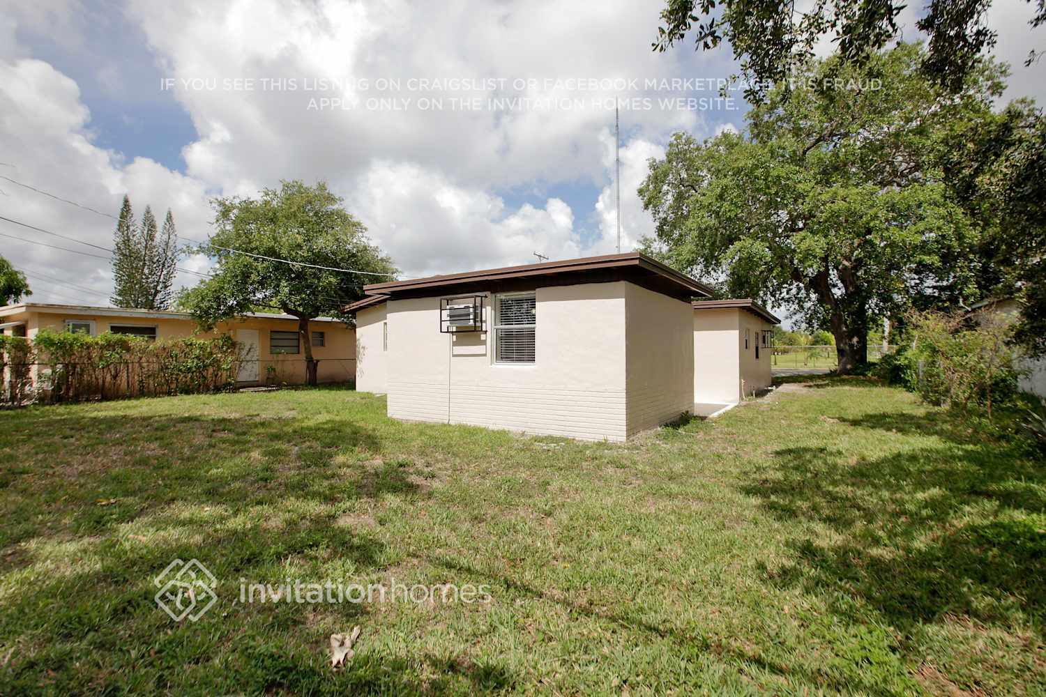 Building Photo - 3207 SW 48th Ave