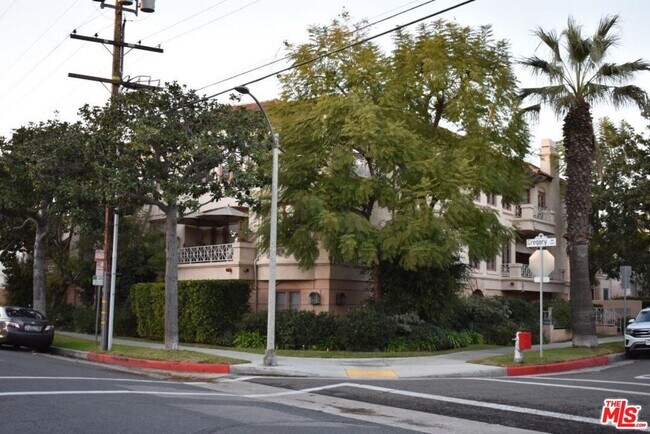 Building Photo - 235 S Gale Dr