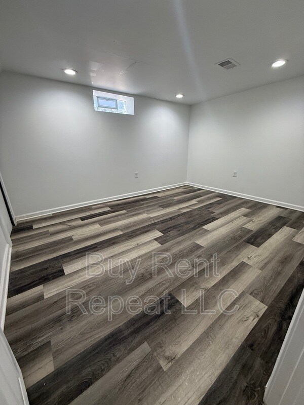 Building Photo - 630 Jewell St