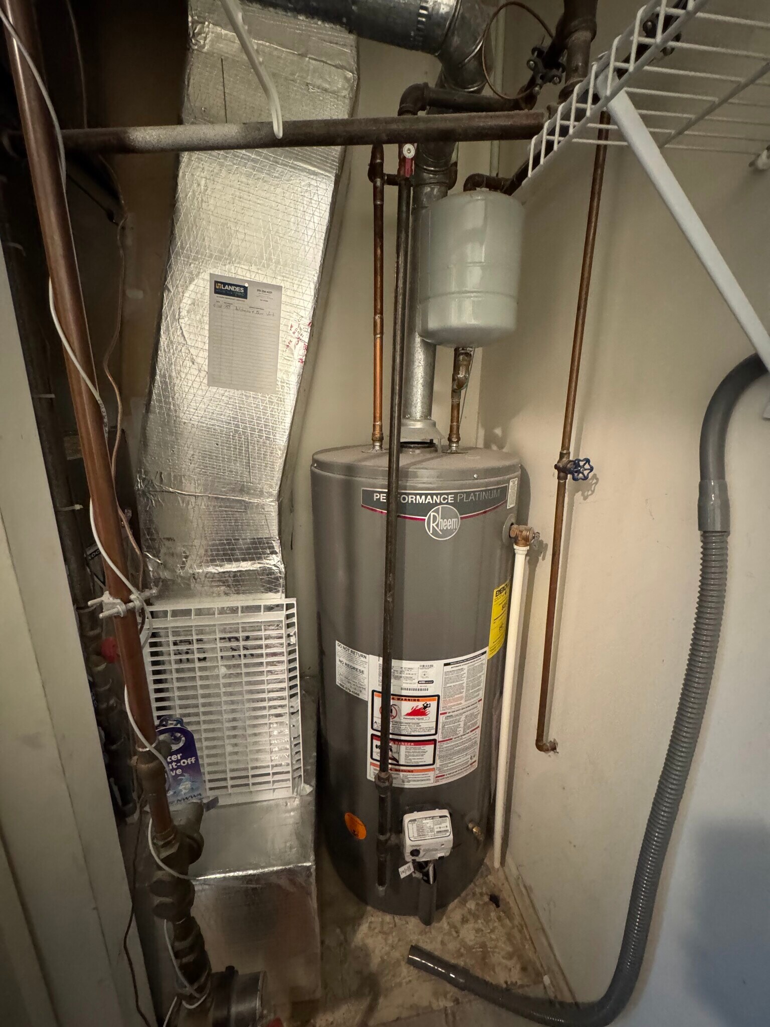 Building Photo - 700 Evergreen Ct