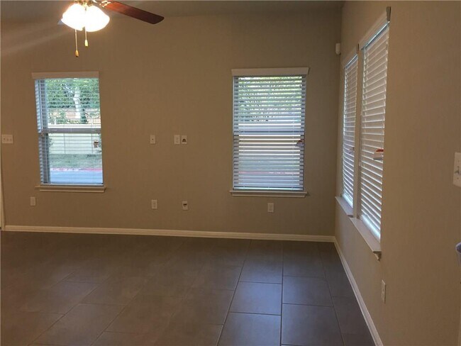 Building Photo - 2304 S Lakeline Blvd