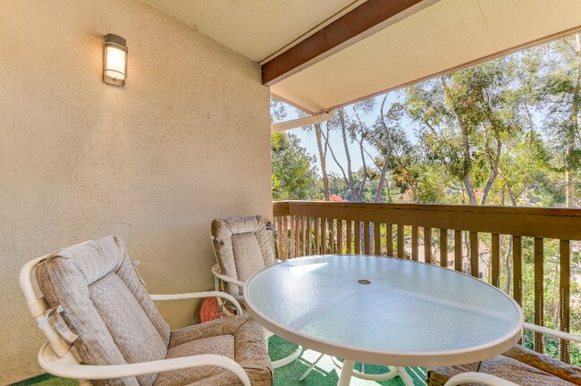 Building Photo - 8860 Villa La Jolla Dr
