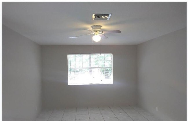 Building Photo - 2220 NW 44th Ave