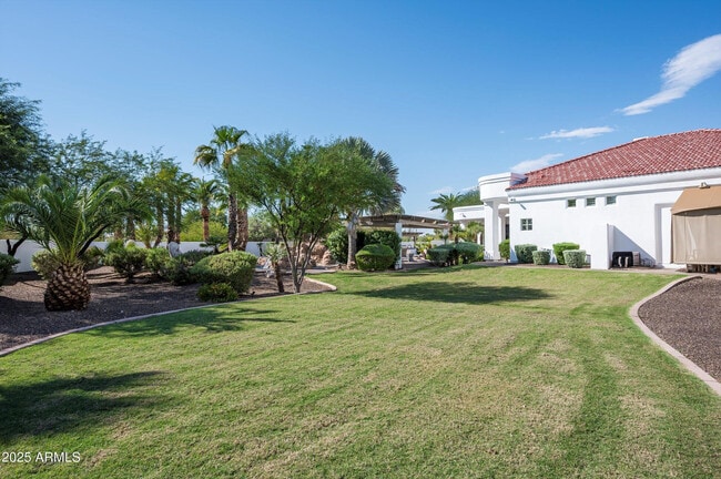 Building Photo - 5901 E Mountain View Rd