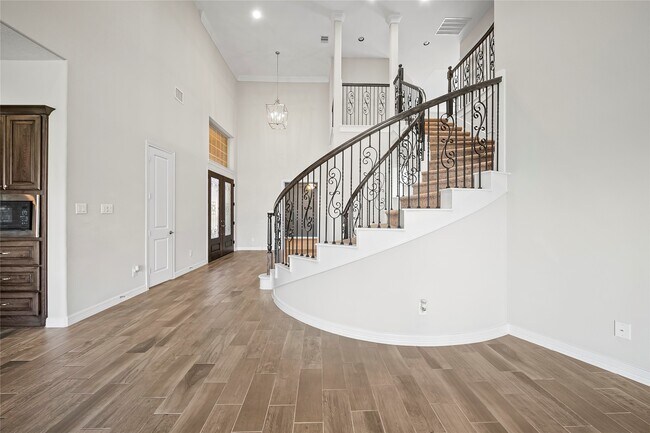 Building Photo - 2823 Maple Oak Ln