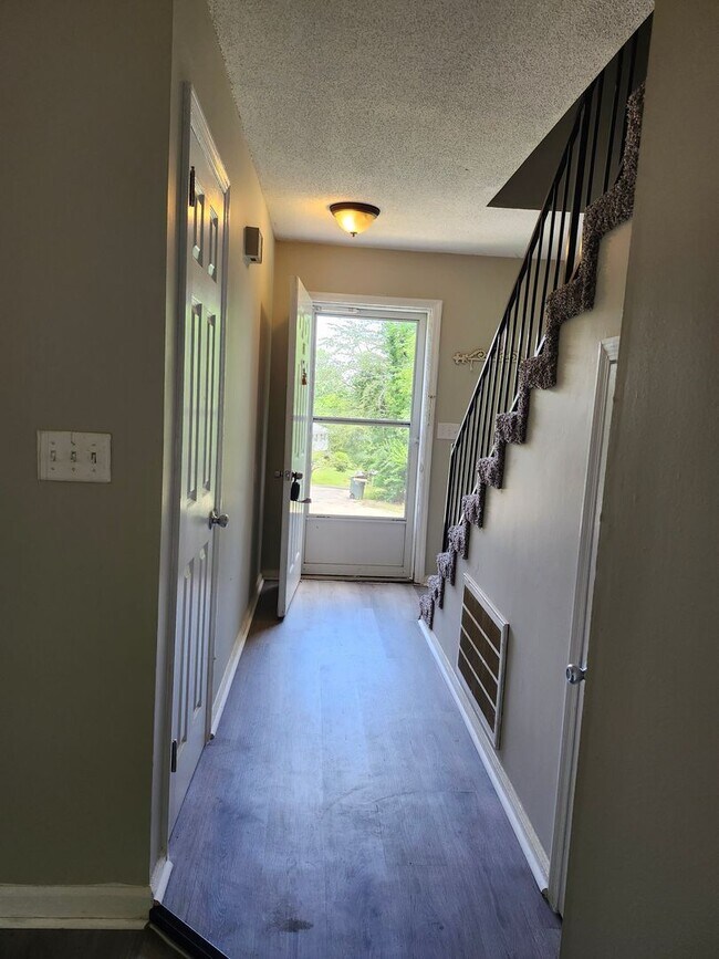 Building Photo - 778 Winding Hills Ln