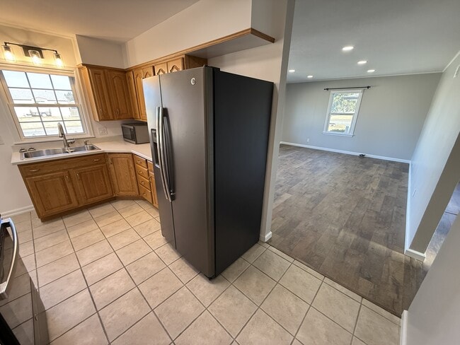 Building Photo - 3250 3rd Ave S