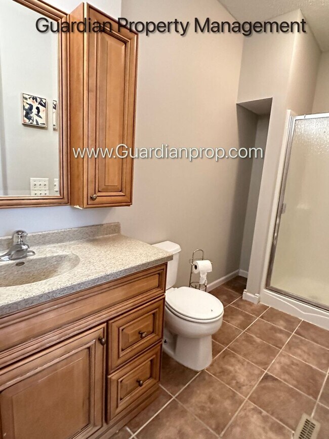 Building Photo - Maple Grove Town Home, 2 Car Garage, W/D, Balcony, Dishwasher, Avail June/July