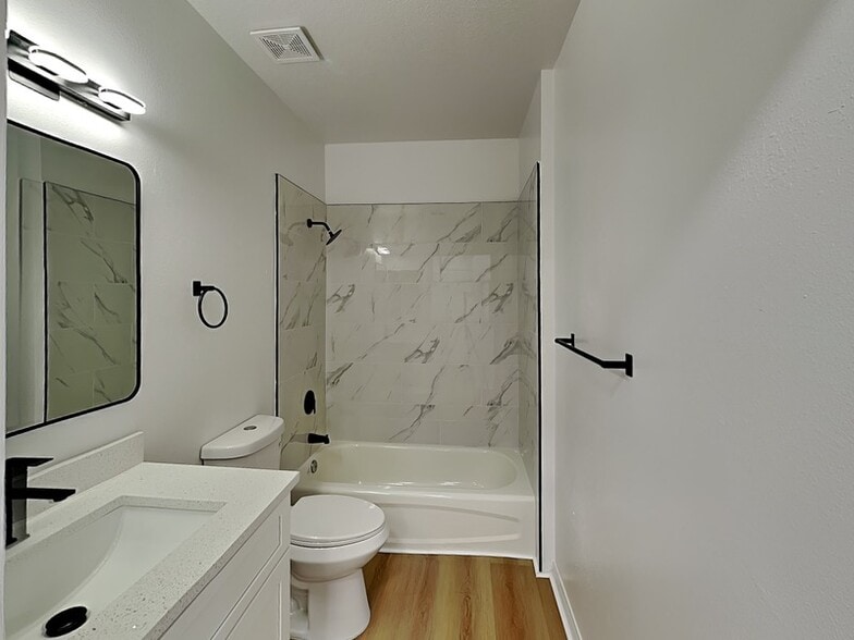 Building Photo - 515 Villa Del Sol Cir