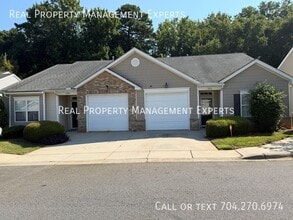 Building Photo - 3116 Village Glen Ln