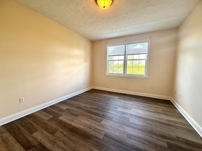 Building Photo - 610 Tall Oak Blvd NW