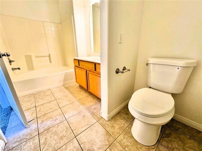 Building Photo - 830 Carnegie St