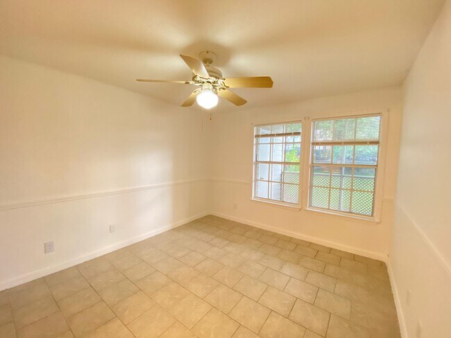 Building Photo - 6166 Westgate Dr