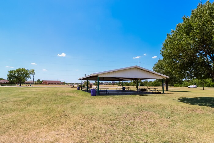 Building Photo - 404 Ridge Dr