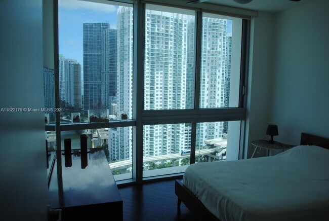 Building Photo - 350 S Miami Ave