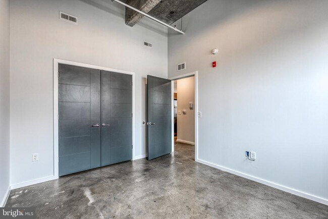 Building Photo - 4800 Brown St