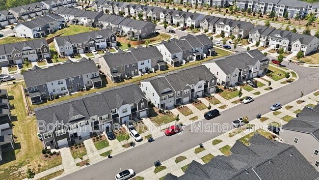 Building Photo - 6331 Andante Ave