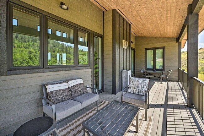 Building Photo - 30610 Boot Ct