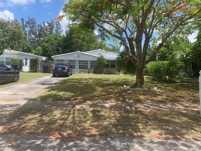 Building Photo - 1335 NE 182nd St