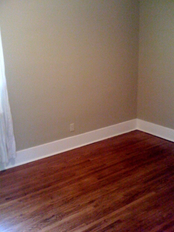 Building Photo - 112 N Hager Ave