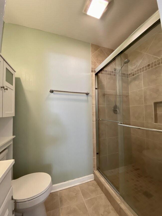 Building Photo - Clean and Updated rental in North Augusta