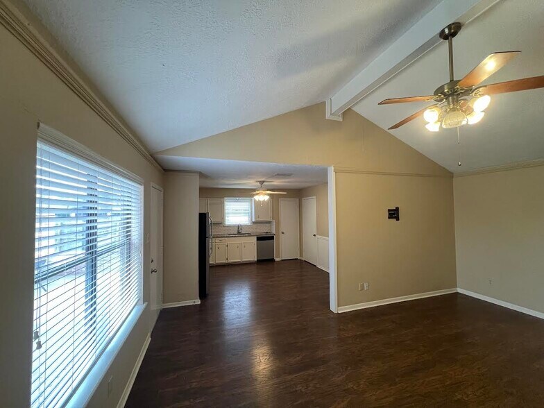 Building Photo - 3900 Windwood Cir