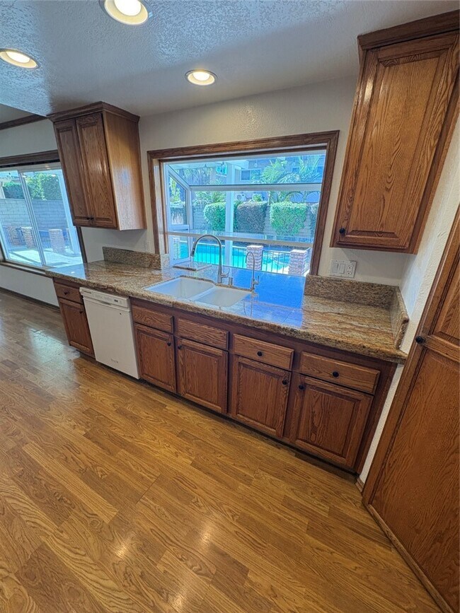 Building Photo - 199 N Paseo Rio Moreno