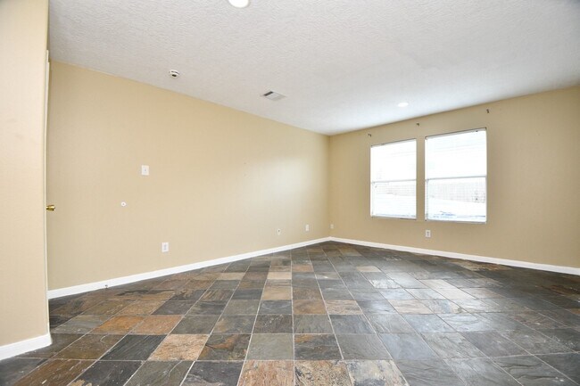 Building Photo - 5418 Cinnamon Lake Dr