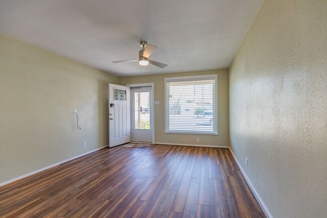 Building Photo - Charming 3 Bed 1 Bath Home