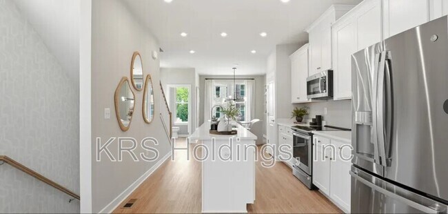 Building Photo - 3738 District Dr