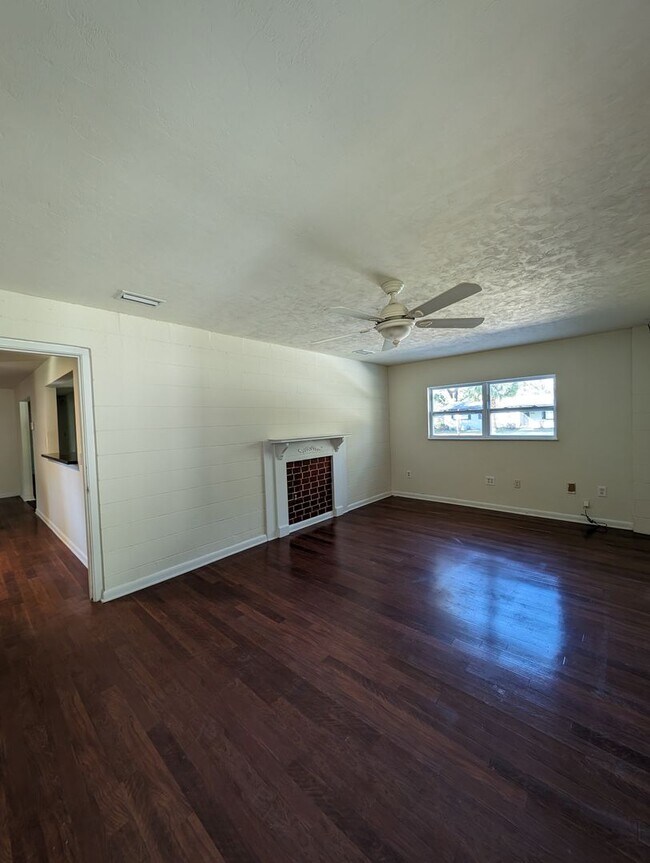 Building Photo - 531 NW 52nd Ter