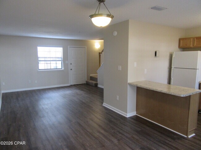 Building Photo - 2750 W 12th St