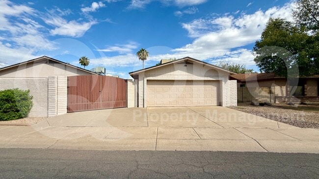 Building Photo - 3413 W Kristal Way