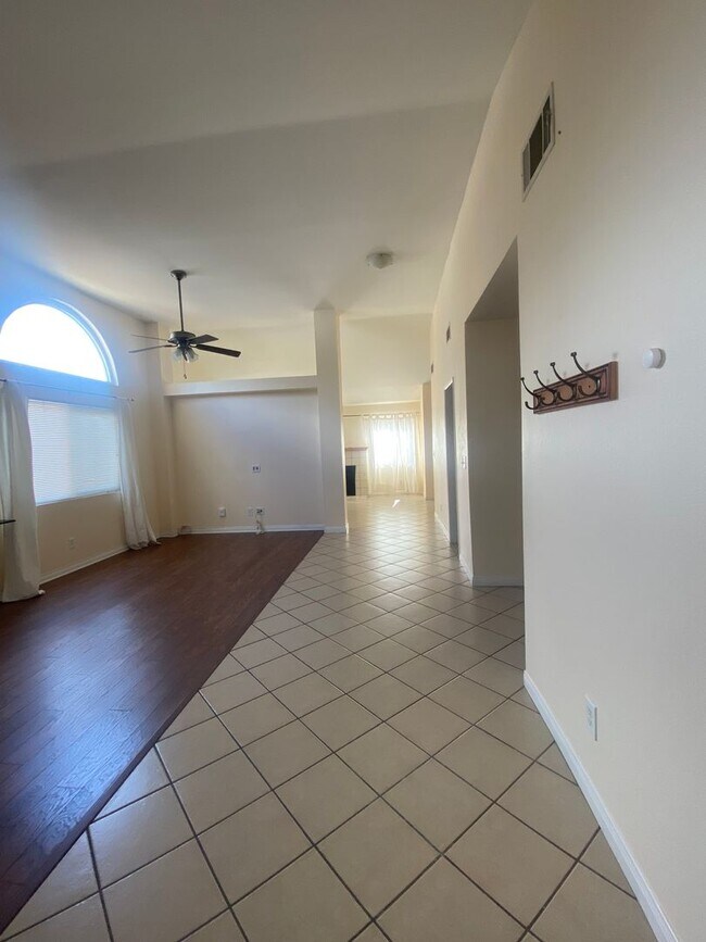 Building Photo - 37228 Waterman Ave