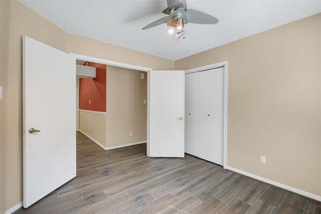 Building Photo - 16110 Springbank Dr